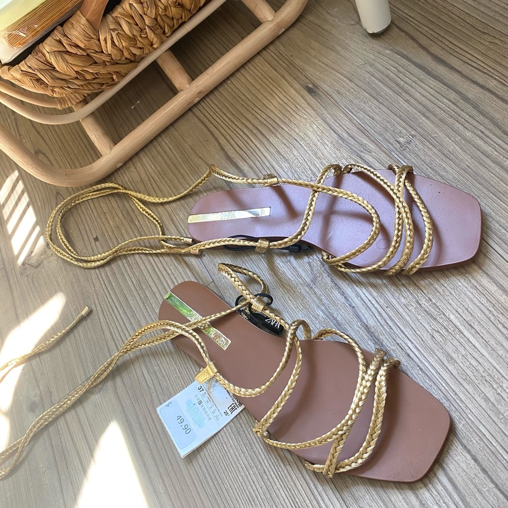 NWT Zara Sandals (Gold flat tie-up)